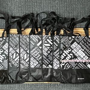 lululemon shopping bags, black